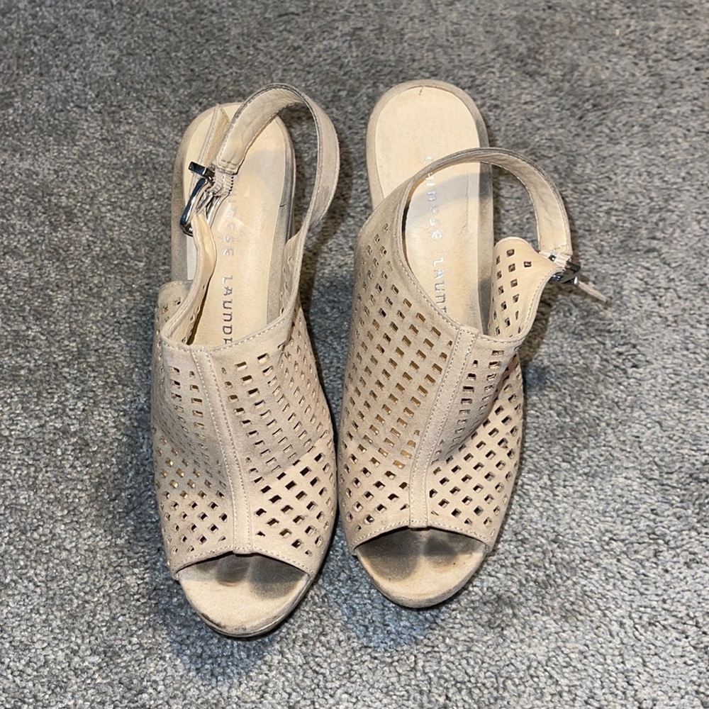 Nude wedges